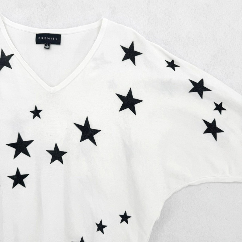 Womens White Black Star Print Batwing Sleeve VNeck Sweater S Celestial Retro